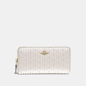 ‼️FINAL SALE‼️NWT & Box:  COACH Wallet w Quilting